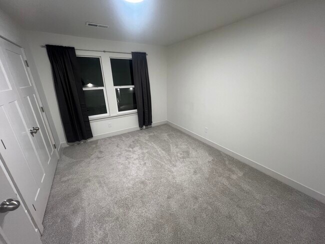 Building Photo - 987 W Coral Charm Way