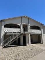 Building Photo - 465 W Ivyglen St