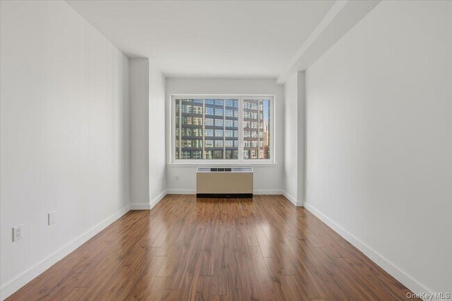 Building Photo - 7 DeKalb Ave