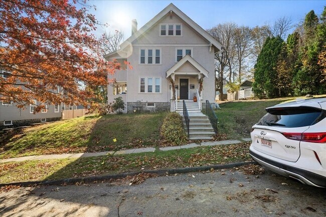 Building Photo - 15 Clearview Ave