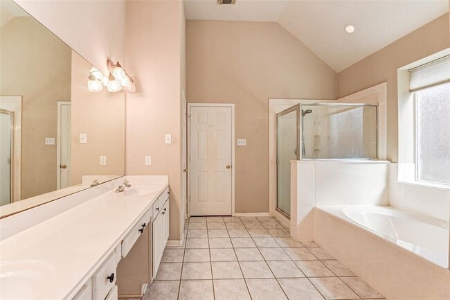 Building Photo - 1138 Jasons Bend Dr