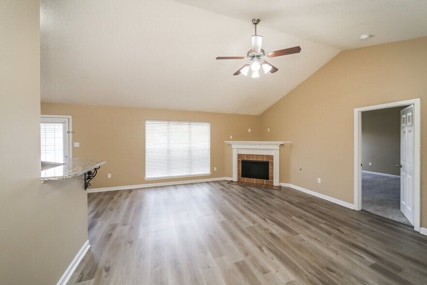 Building Photo - 8386 Evening Sun Cove