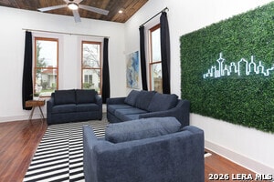 Building Photo - 325 Montana St