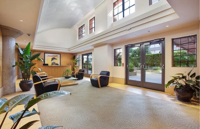 Building Photo - LUXURY TOP-FLOOR 2BR/2.5BA PENTHOUSE LOFT ...