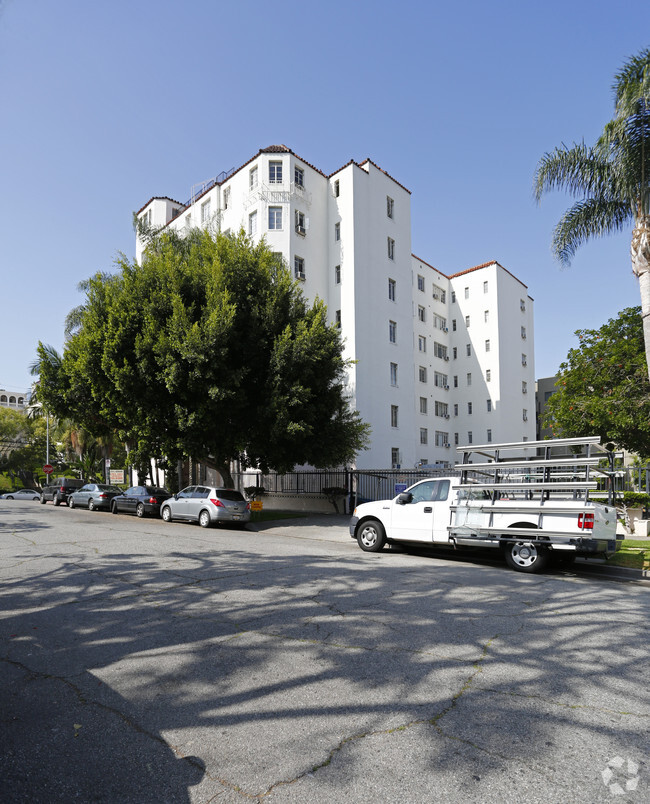 Building Photo - Chateau Chaumont Apartments