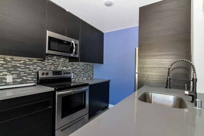 Building Photo - 2518 N McCarran St