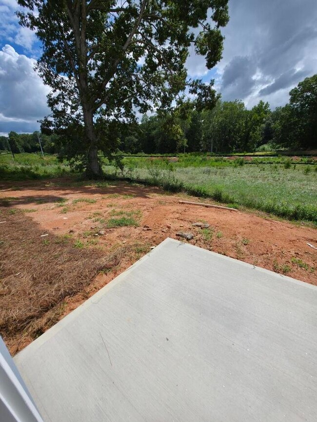 Building Photo - 207 Charlotte Cir