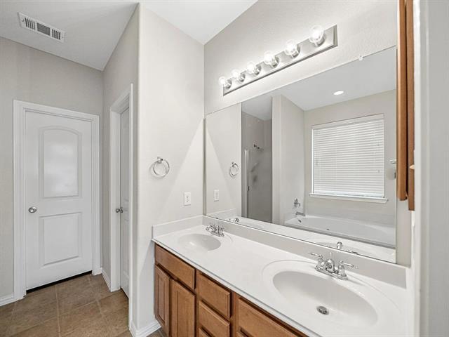 Building Photo - 2861 Laurel Oak Dr