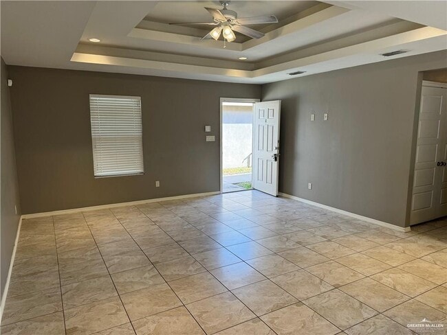 Building Photo - 11 N Ebony St