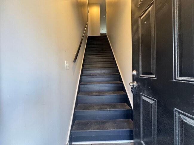 Building Photo - 1960 W 65th St