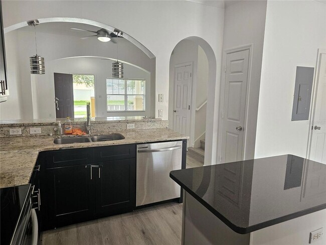 Building Photo - 9153 Oak Fern Dr