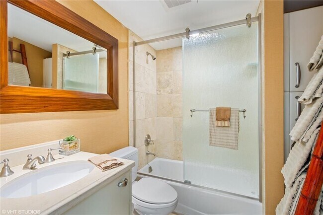 Building Photo - 333 Las Olas Way