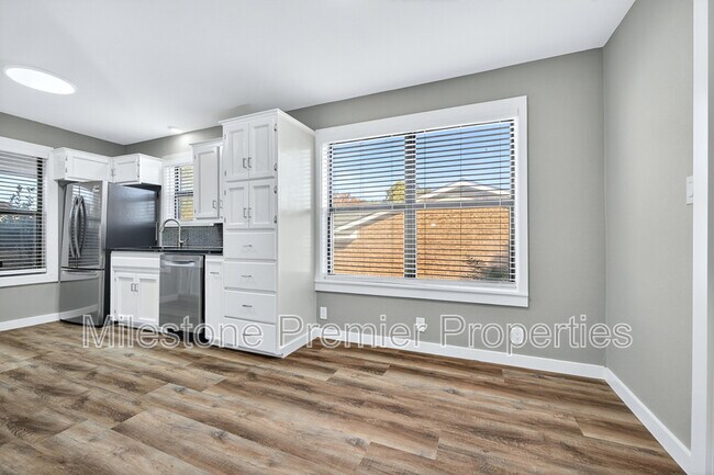 Building Photo - 3014 Jennifer Ave