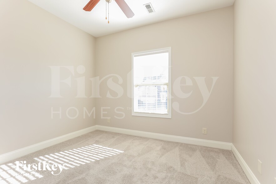 Building Photo - 3724 Windhaven Ct