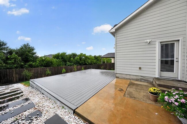 Building Photo - 208 Windom Way