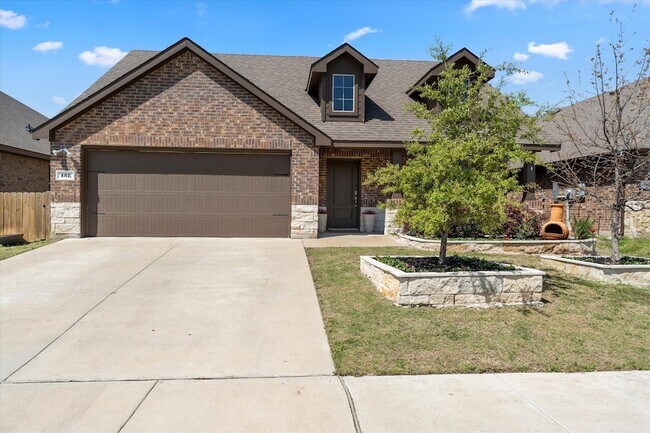 Building Photo - 137 Red Hickory Dr