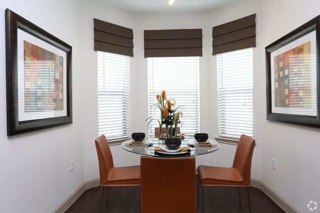 Building Photo - Stylish Space, Prime Location
