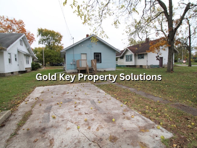 Building Photo - Spacious 2 BR 1 BA House with Covered Front Porch (SECTION 8 APPROVED)