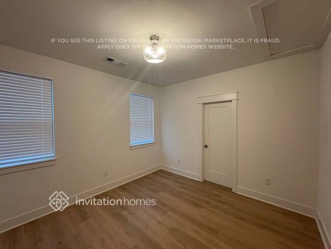 Building Photo - 422 38th Ave N