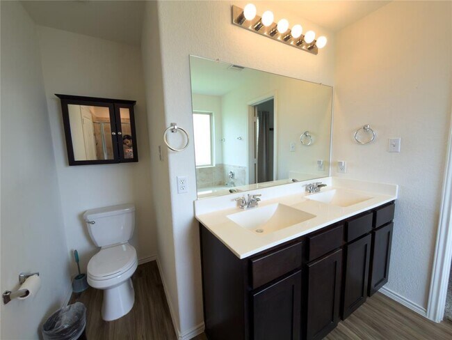 Building Photo - 21417 Wilmiller Ln