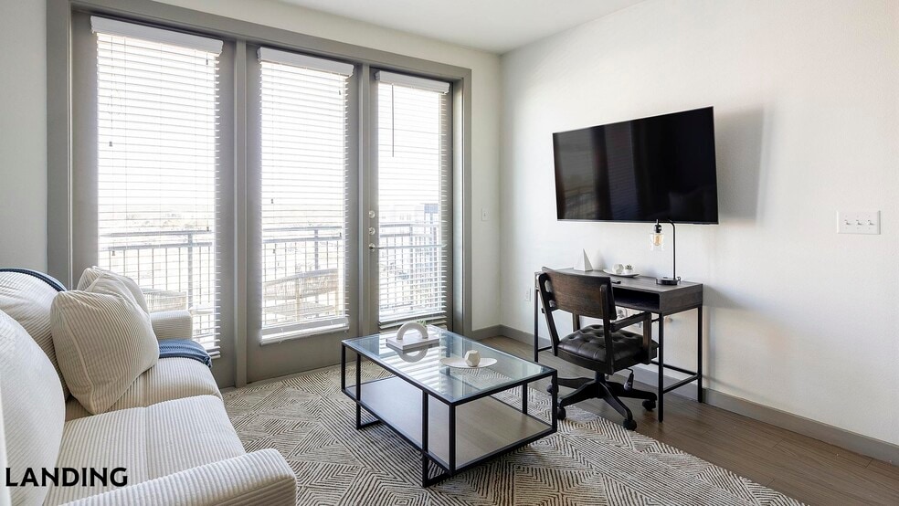 Building Photo - 101 S Center St