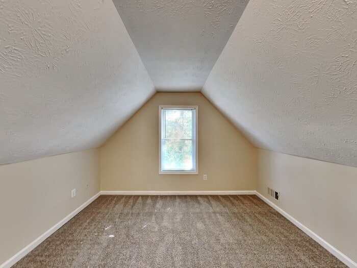 Building Photo - 1585 Watson Ridge Trail SE