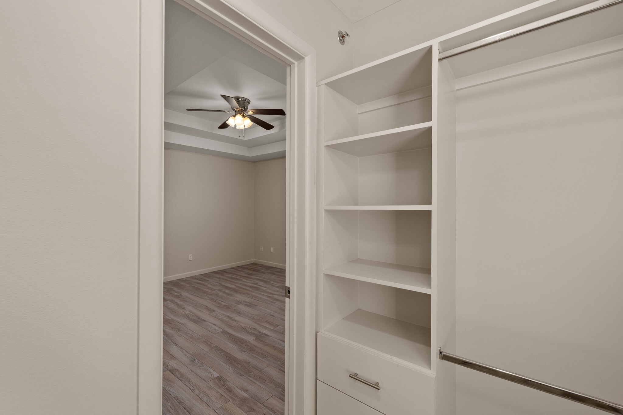 Building Photo - 1021 E La Cantera Ave