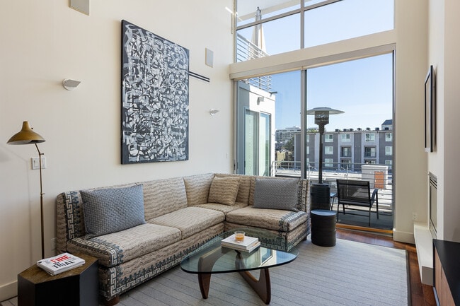 Building Photo - 6735 Yucca St