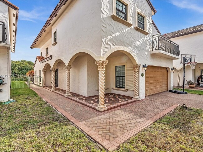 Building Photo - 2901 Hidden Harbour St