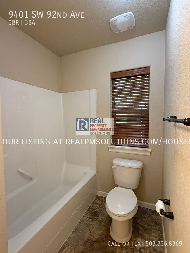 Building Photo - 9401 SW 92nd Ave