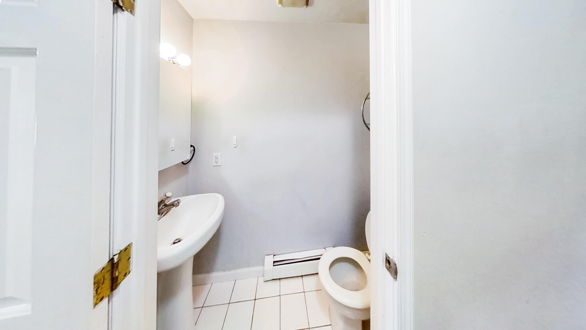 Building Photo - 35 Juniper St