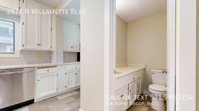 Building Photo - 2977 N Willamette Blvd