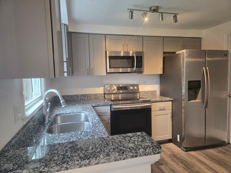 Building Photo - 4904 Finnegan Ct