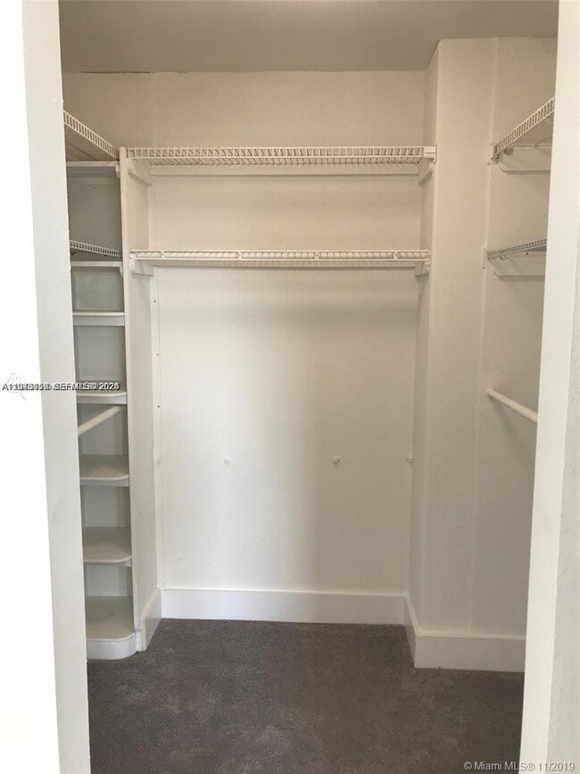 Building Photo - 8879 Fontainebleau Blvd