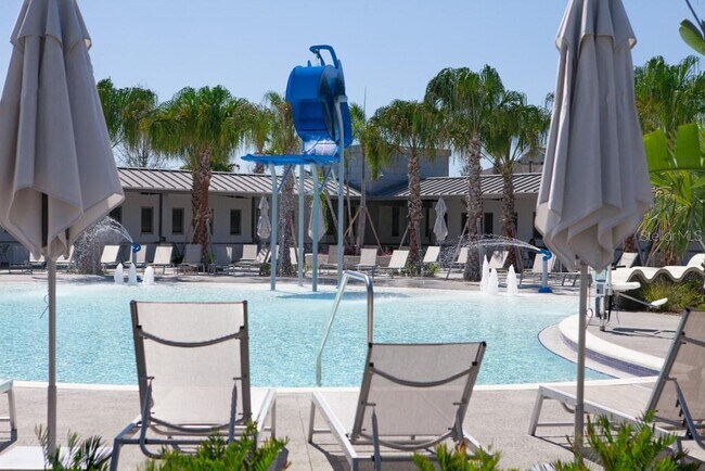 Building Photo - 13833 Behring Ave