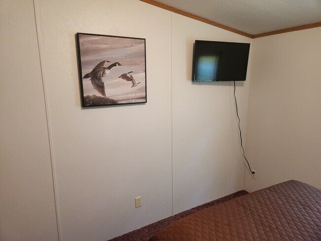 Building Photo - Piedmont   Hunters Haven