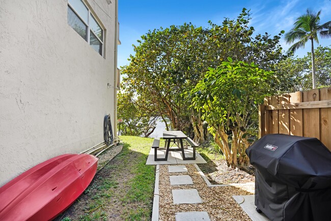 Building Photo - 3581 S Ocean Blvd