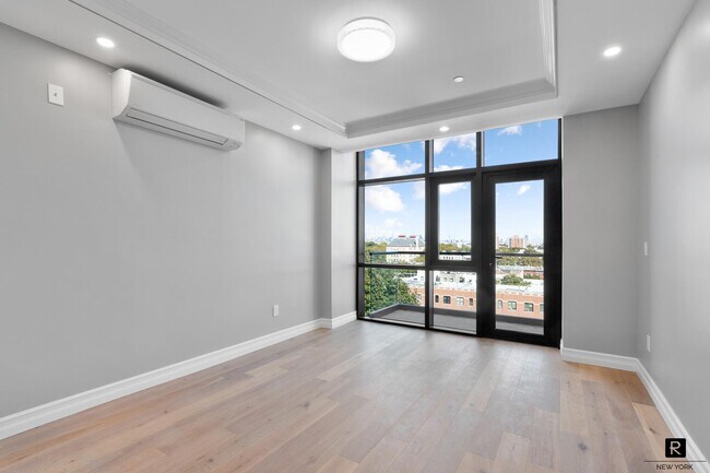 Building Photo - 163 MacDougal St