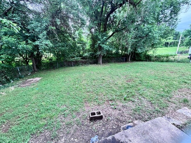 Building Photo - Charming Tulsa Home | 3 Bed | 1 Bath | $1,...