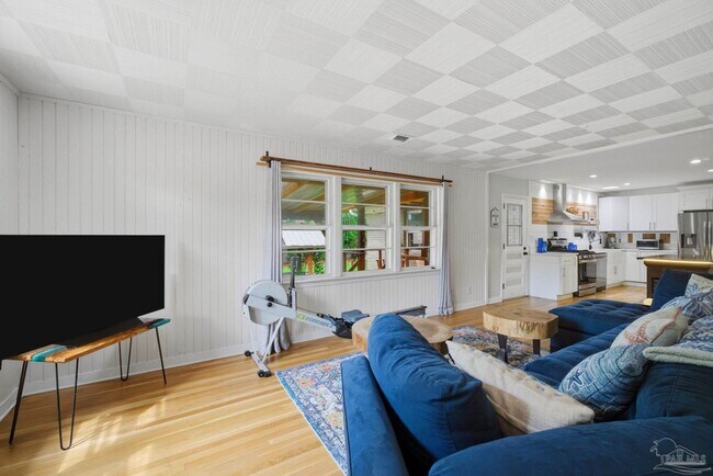 Building Photo - 730 Nagel Dr