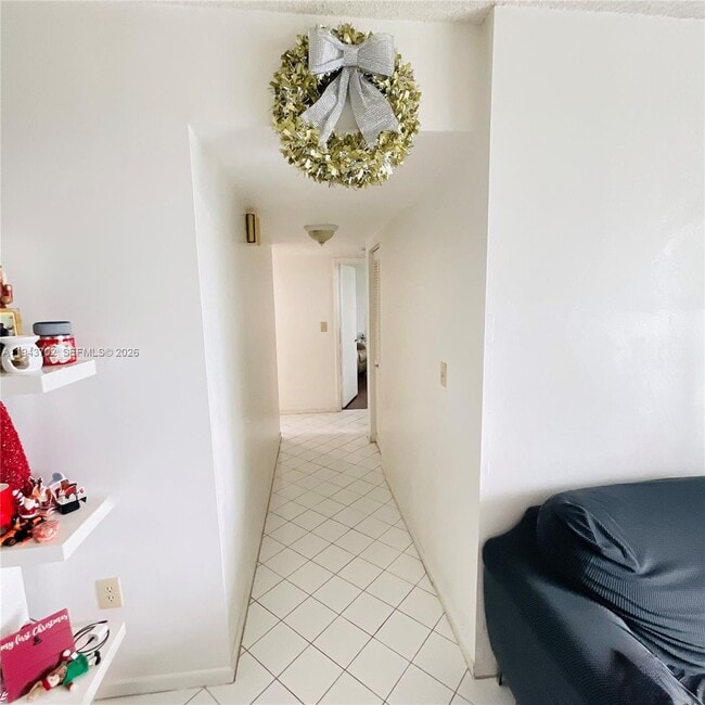 Building Photo - 919 Hillcrest Dr