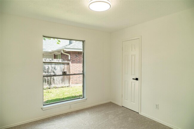 Building Photo - 16342 Maple Downs Ln