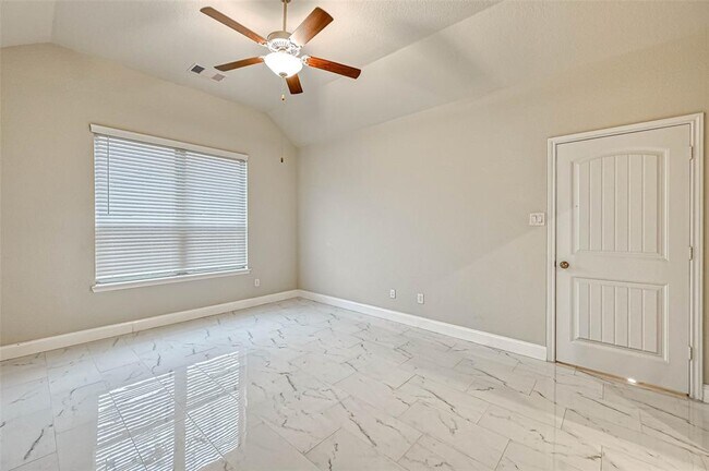 Building Photo - 25919 Aura Lake Ln