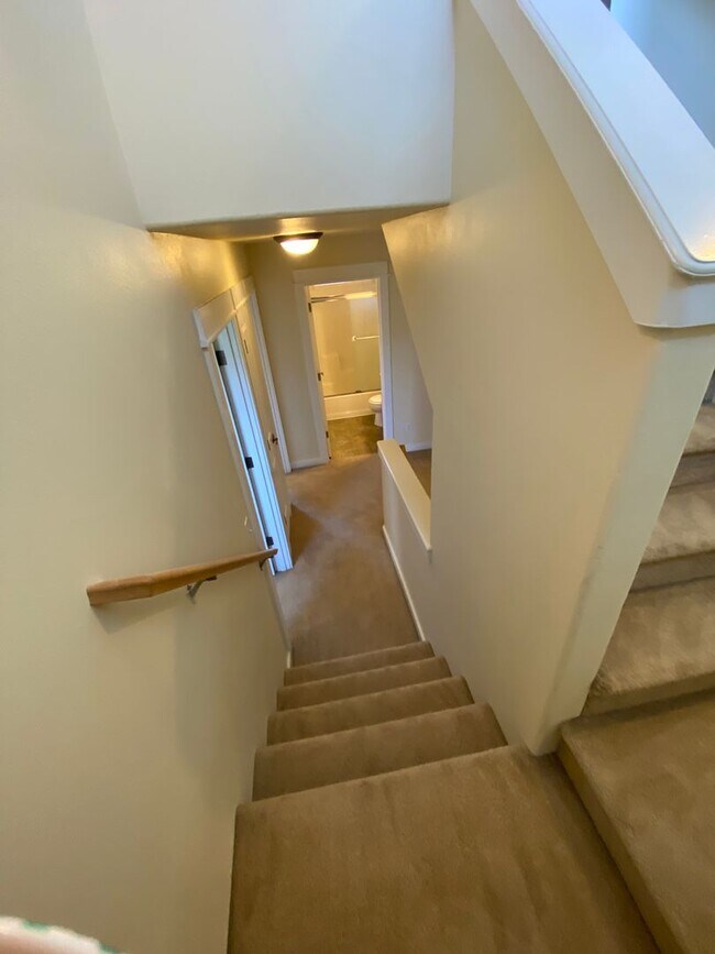 Building Photo - 1743 NE Lotus Dr