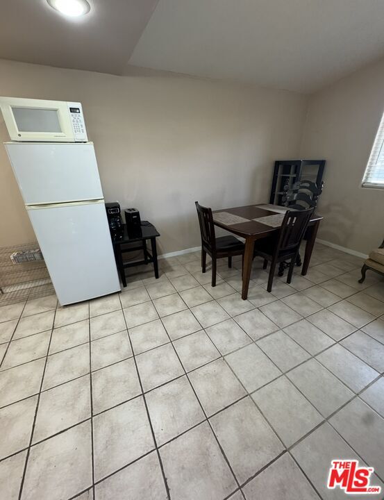 Building Photo - 12340 Moorpark St