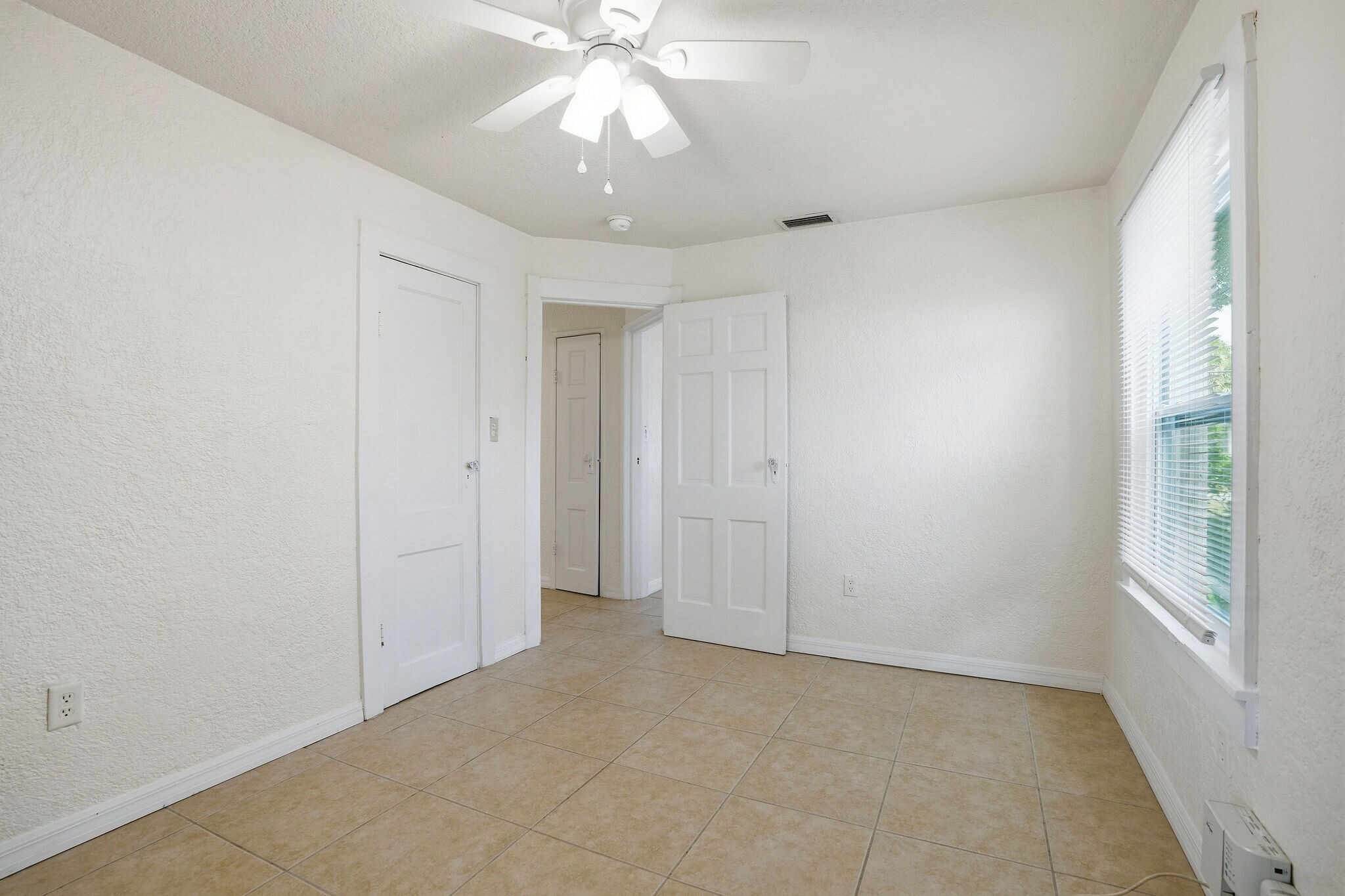 Building Photo - 409 Lebeau St