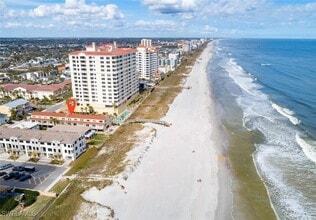 Building Photo - 1107 1st St S