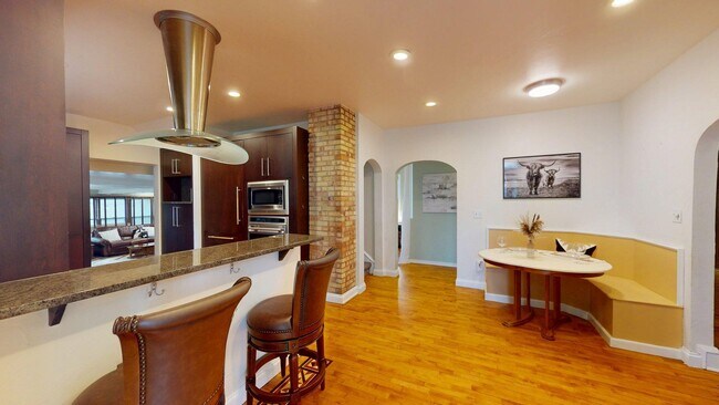 Building Photo - 1625 N Union St