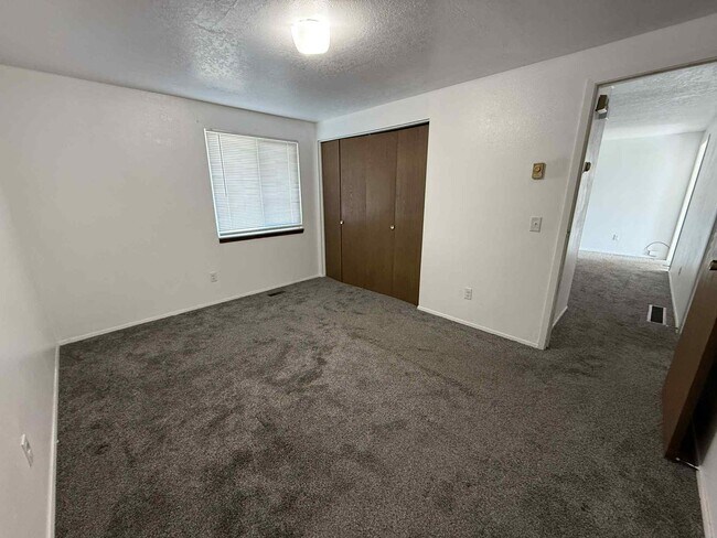 Building Photo - Duplex