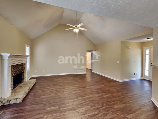 Building Photo - 3930 Pheasant Run Trce